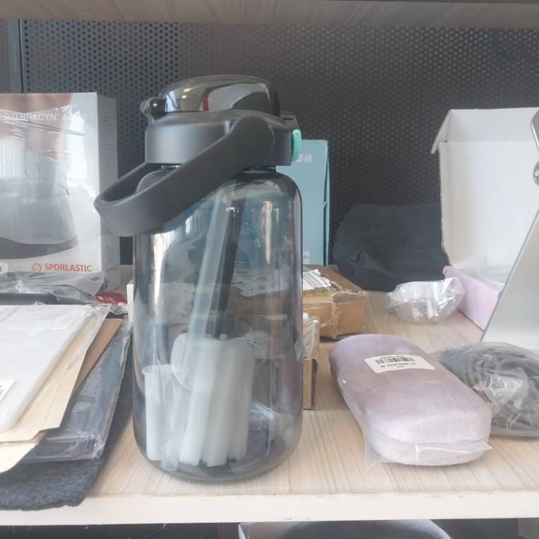 بطری آب ورزشی 0.5 گالن NENHAO با نی و بند حمل – ضد نشت، BPA Free، مناسب باشگاه و تمرین