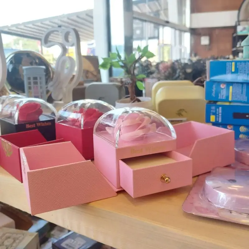 جعبه گل رز جاودان باکس لوکس و دکوراتیو