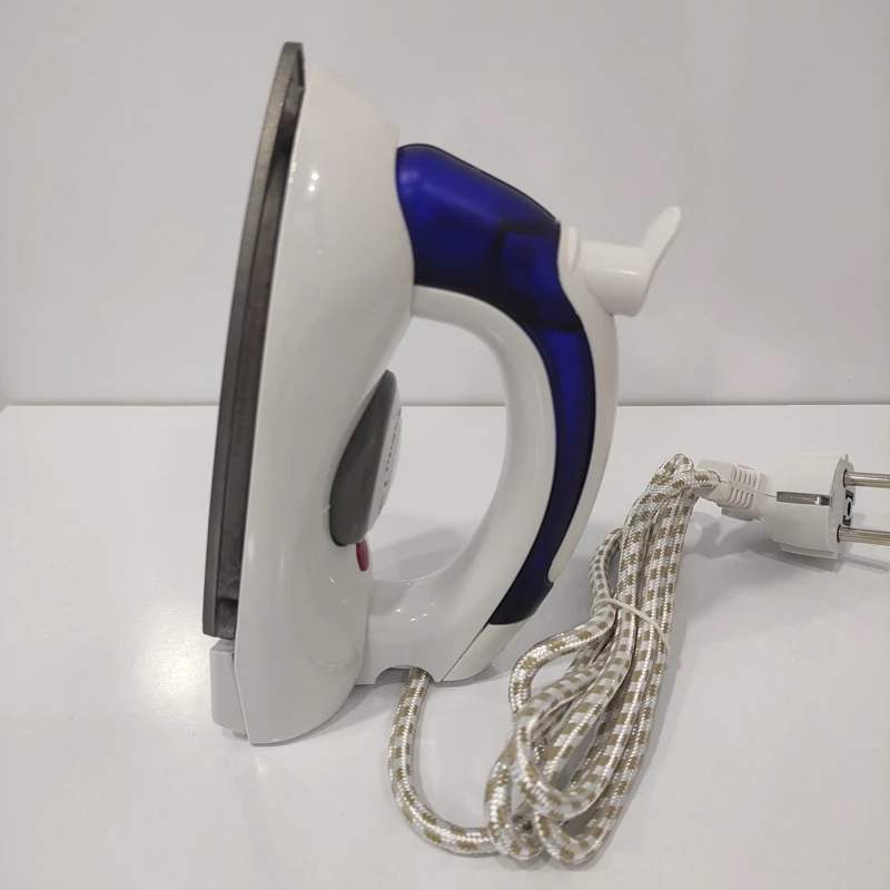 اتو بخار مسافرتی دسته تاشو مدل Travel Iron
