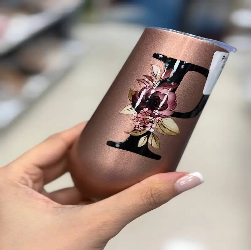 ماگ استیل 20 اونسی با طرح حرف گلدار P