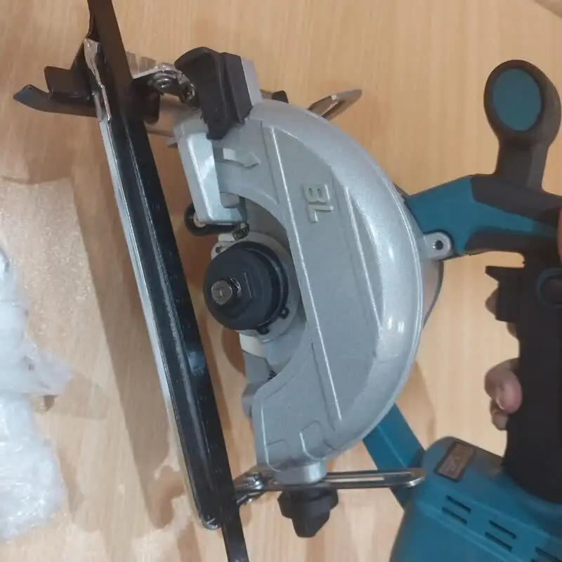 اره گردبر شارژی براشلس 125 میلی‌متری |  bl 10800RPM، زاویه برش 0 تا 45 درجه، سازگار با باتری 18 ولت ماکیتا
