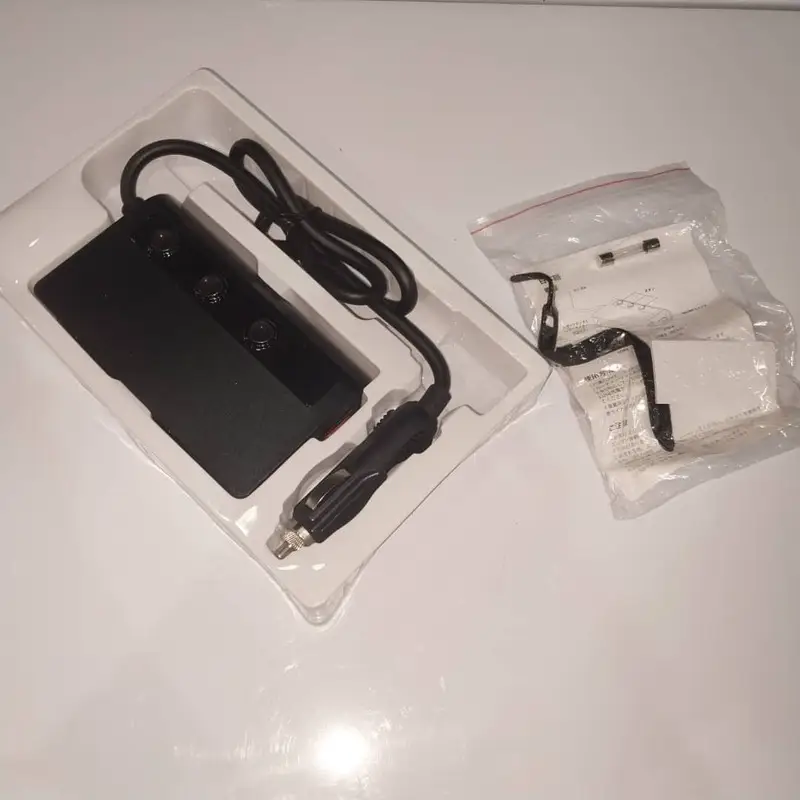 شارژر فندکی خودرو 180 وات YONGYAO مدل QC 3.0 با 3 سوکت فندکی، 2 پورت USB سریع و پورت Type-C PD 18W – مناسب برای موبایل، دوربین، GPS و داش‌کم