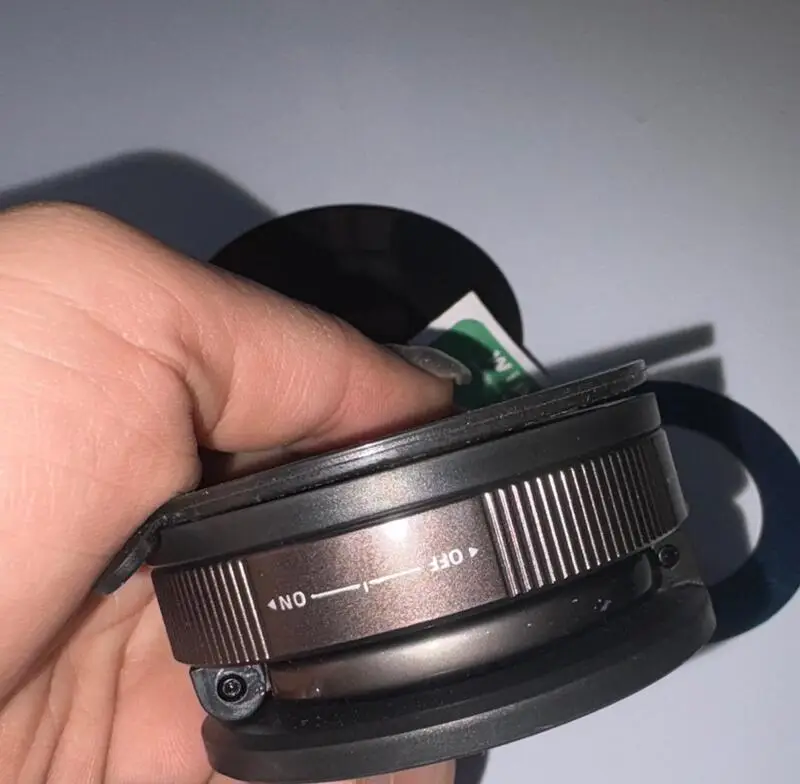 هولدر موبایل مگ‌سیف خودرو با شارژر وایرلس 15 وات x68w | نگهدارنده مغناطیسی وکیومی مناسب آیفون 12 تا 16 با چرخش 360 درجه