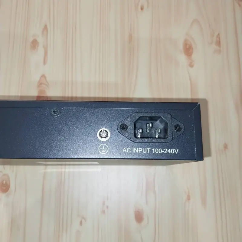 سوئیچ شبکه 2.5 گیگابیتی PoE+ مدیریتی 9 پورت XikeStor | 8×2.5G PoE + 1×10G SFP