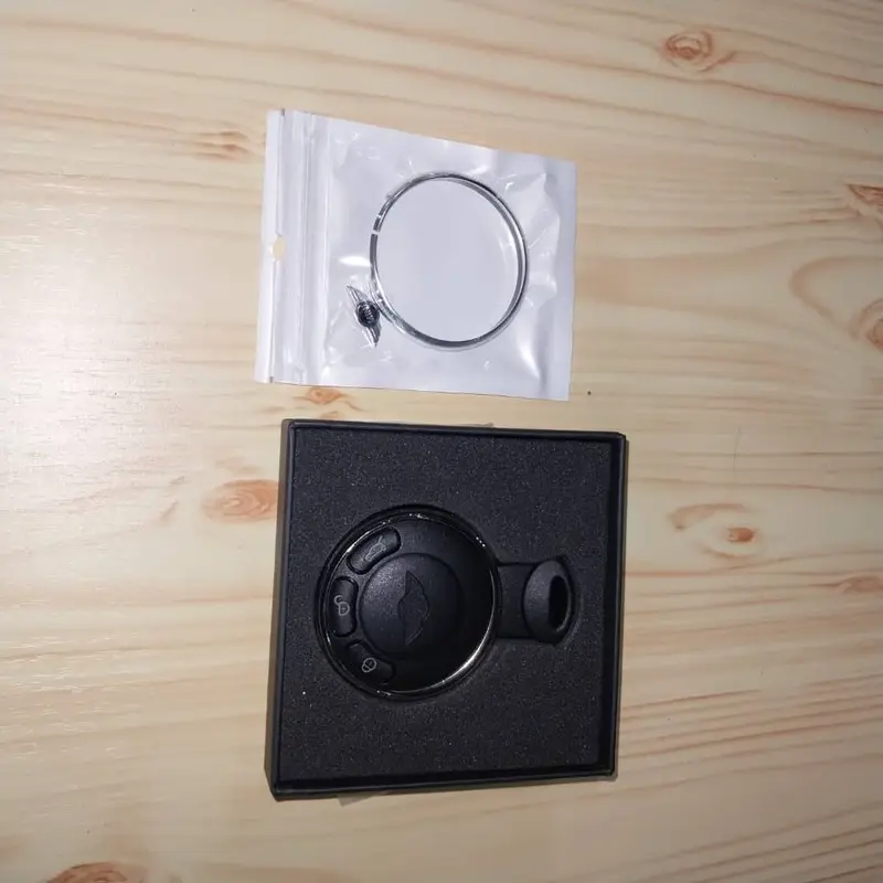 کاور کلید 3 دکمه‌ای OcioDual مخصوص BMW Mini Cooper R56. ساخته شده از مواد با کیفیت، سبک و بادوام. جایگزین ایده‌آل برای تعمیر و بازسازی کلید خودرو به صورت اقتصادی