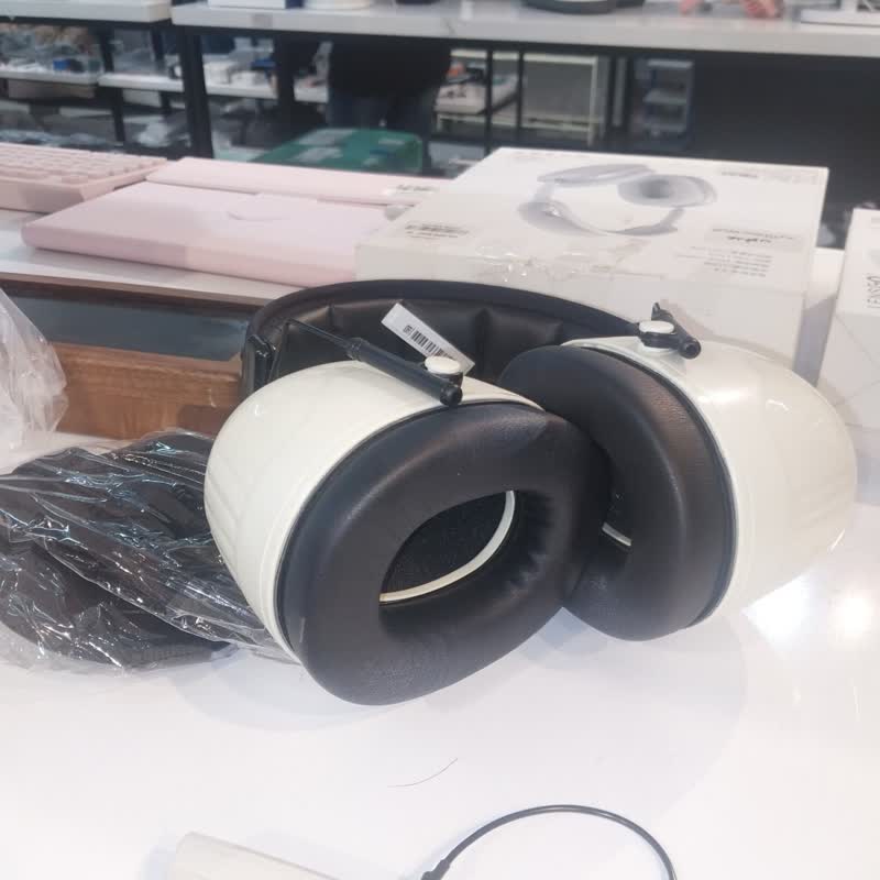 هدفون گوش بند ضد صدا