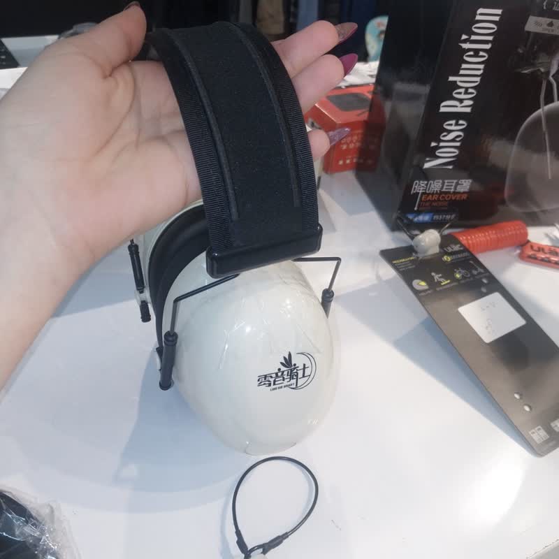 هدفون گوش بند ضد صدا